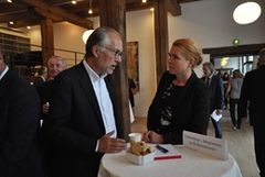Ved netværksmødet i Udenrigsministeriet var der travlhed ved Udlændinge-, integrations- og boligminister Inger Støjberg bord, hvor ministeren bl.a. talte med Danmarks rejsende ambassadør for Irak, Gert Meinecke.