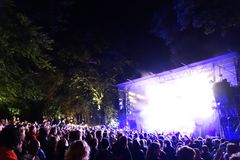 Alive Festivalen samlede sidste år 2.000 gæster, hvilket var stort set udsolgt.