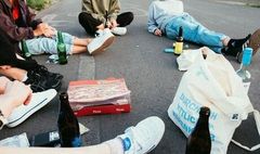 To ud af tre vælgere er enige i, at børn og unge under 18 år ikke skal kunne købe alkohol. Foto: Unsplash
