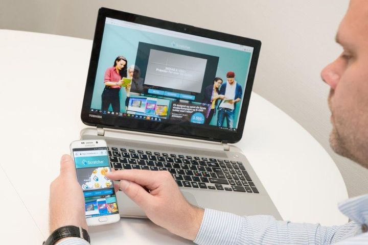 Scratcher virker både på mobil, tablet og PC. For 1500 kroner kan man på scratcher.dk lave sin egen unikke kampagne, der kan varieres på syv forskellige parametre. Foto: PR