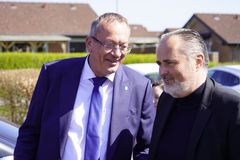 Aabenraa Kommunes borgmester, Jan Riber Jakobsen, tager imod Hans Peter Doskozil, Landeshauptmann for delstaten Burgenland i Østrig.