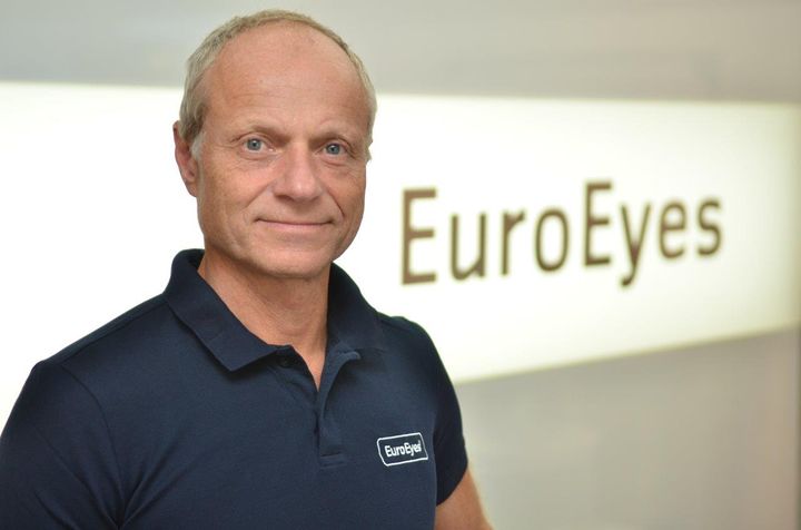 Jannik Boberg-Ans er en af landets førende og mest erfarne øjenkirurger med mere end 10.000 udførte øjenoperationer. Til infoaftenen deler han ud af sin ekspertviden om operationen. Foto: PR.