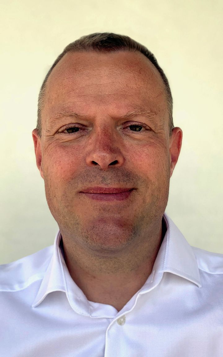 Tidligere topdirektør i den offentlige administration Claus Stensgaard Jensen skifter nu karrierespor og skal fremover arbejde i en privat softwarevirksomhed.