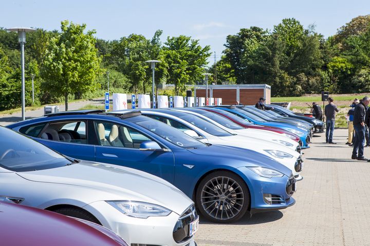 Teslas Supercharger i Middelfart er populær blandt de danske Model S ejere