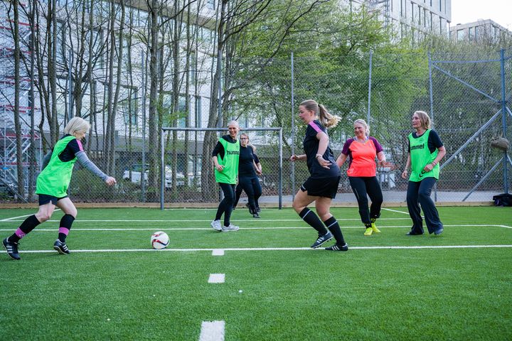 Fodbold Fitness giver løft af sundheden hos behandlet for brystkræft | Syddansk