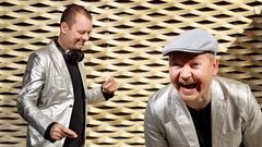 Radioværterne Henrik Milling og Nicolai Molbech står i spidsen for et festfyrværkeri af en disco-glimrende musikalsk historielektion ud i Earth, Wind & Fire.