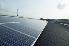 Vækst inden for vedvarende energiformer som solenergi får nu stål- og teknikgrossisten Lemvigh-Müller til at styrke sine aktiviteter inden for forsyningskabler.