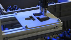 SCAPE Mini-Picker er velegnet til flere industrielle applikationer, der kræver præcis, hurtig levering af emner i maskiner, som f.eks. presser eller CNC-maskiner.