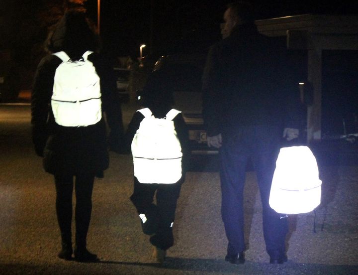 Udstyr i reflekterende materiale kan redde liv, er tanken bag samarbejdet mellem If og Weekday