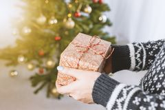 Synes du, det er svært at finde en gave til manden, der har alt? Så er du sandsynligvis ikke alene. Mere end hver femte mand har nemlig slet ikke nogle ønsker til jul. Foto: PR