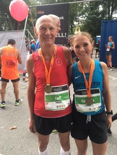 Camilla Balle Bech og far Leif skal løbe Telenor CPH Marathon sammen den 19. maj. De har tidligere blandt andet løbet CPH Half sammen. (Foto: Privat)