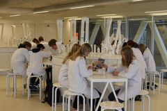 600 elever fra Favrskov Kommune arbejdede med pumpeteknologi i Naturvidenskabernes Hus i Bjerringbro.