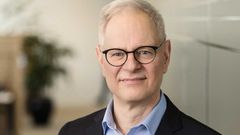 Peter Huntley, direktør for brancheforeningen Medicoindustrien, er blandt oplægsholderne på DiaLabXpo, hvor han zoomer ind på konsekvenserne af Danmarks nye Life Science Strategi.
"Det er virkelig vigtigt at sikre en sammenhængskraft i hele life science-branchen. Det er sådan, vi hurtigt og effektivt kan løse problemer. Vi skal have dette offentlige-private samarbejde op i et højere gear, så vi sammen kan skabe ægte sundhedsinnovation," siger Peter Huntley.