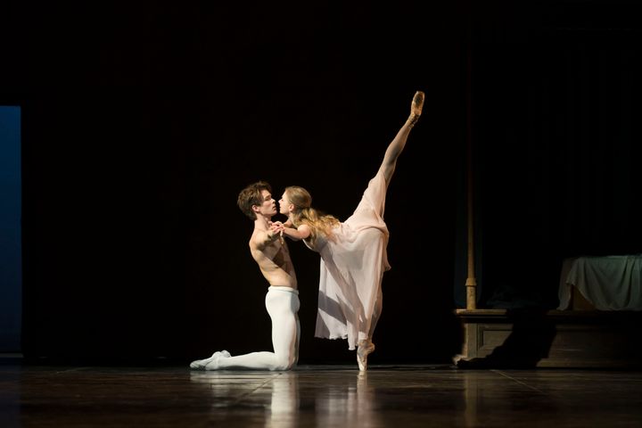 Andreas Kaas som Romeo og Ida Praetorius som Julie. Foto: Costin Radu