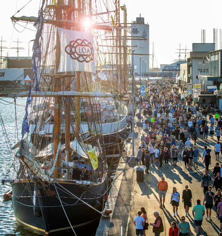 Vi forventer op mod en halv millioner mennesker under dette års Tall Ships Races. Her er det billeder fra 2018, hvor den store flåde sidst besøgte Esbjerg. Foto: Esbjerg Kommune