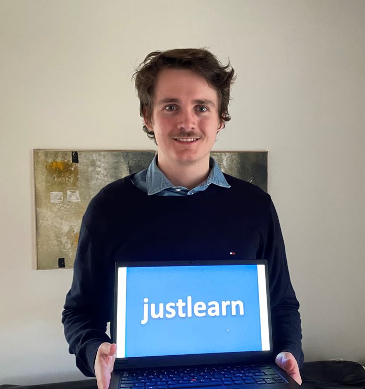 Philip Rossen står bag sprogundervisningsportalen Justlearn og platformens nye læringsfeed. Foto: PR.