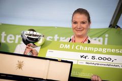 Vinder af det officielle DM i Champagnesabling 2019 blev Charlotte Heiselberg fra Tholstrup i København. Foto : Anders Wiuff