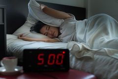Intet er værre end et vækkeur, der larmer en tidlig vintermorgen, når man sover dybt. Foto: PR