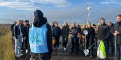 Medarbejdere fra PwC får introduktion til problemer med plast i havene ved Race for Ocean