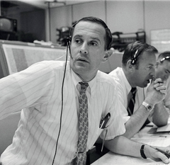 Mission control i kontakt med astronauter på månen gennem ikonisk headset fra Plantronics.