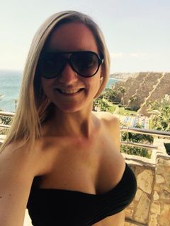 Jeg ved godt, det kan lyde fjollet, men jeg glæder mig bare rigtig meget til at komme ud og lufte mine bryster i en bikini, siger 27-årige Lena Kristensen, der for nylig gennemgik en brystforstørrende operation. Foto: Privat.