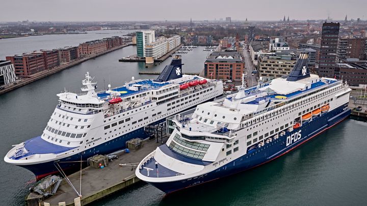 Pearl Seaways og Crown Seaways, der for tiden ligger oplagt i København, skal betjene både København-Oslo og Frederikshavn-Oslo fra den 25. juni fra Danmark og den 26. juni fra Norge.
