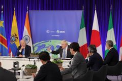02/11/2021. Glasgow, United Kingdom. Boris Johnson -COP26 World Leaders Summit Day 2. The Prime Minister Boris Johnson and Joe Biden, the President of the United States speak during day two of the COP26 World Leaders Summit. Picture by Andrew Parsons / No 10 Downing Street