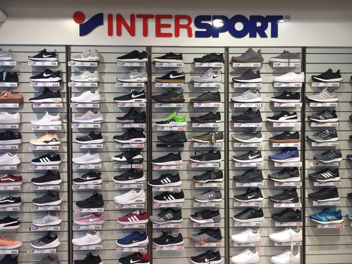 To nordjyske sportsbutikker i henholdsvis Hjørring og Nørresundby skifter kæde fra Intersport til Sport 24. Begge butikker har optimale placeringer i butikscentrene Metropol i Hjørring og Nørresundby Citycenter. Foto: PR.