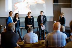 Repræsentanter fra projektgruppen til kick-off på projektet evRoaming4EU i København. Foto af Søren Svendsen.