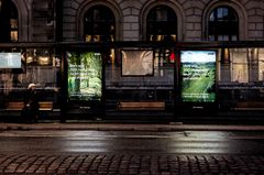 I disse uger sætter SPOR i Landskabet fokus på de mange trampestier, som eksisterer i den danske natur. Her på en bannerannonce ved Tivoli i København. Foto: Peter Prik Larsen