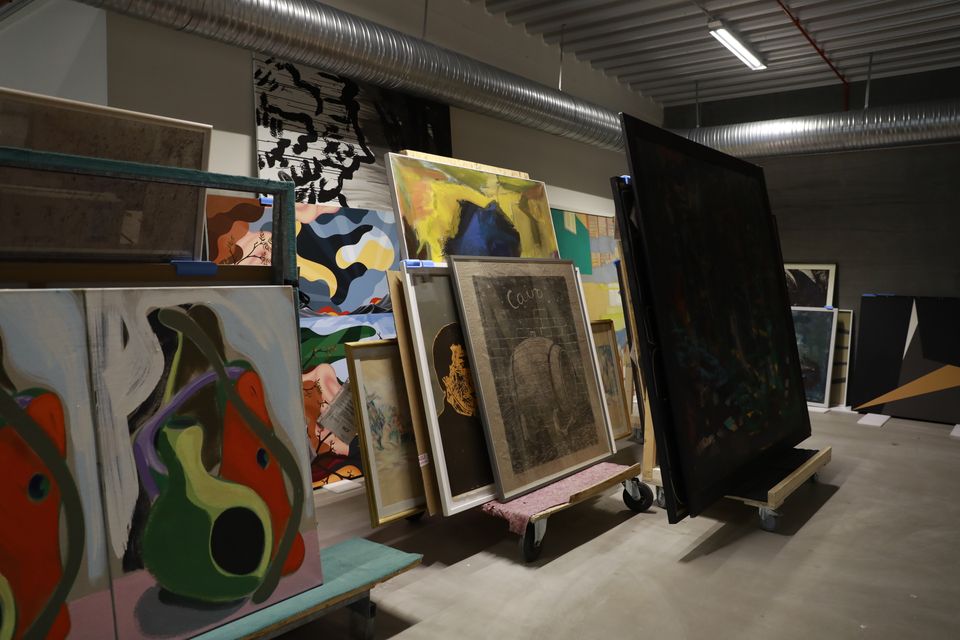 Kunst til folkekolen. Billeder på Ny Carlsbergfondets eksterne magasin