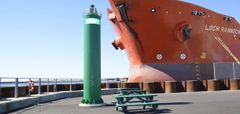 -Foto: Skagen Havn - de grønne bænke er lavet af genanvendt trawl.