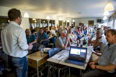 Formand for Landdistrikternes Fællesråd Steffen Damsgaard holder oplæg for Viborg Landsbysammenslutning