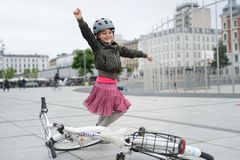 Med Cyklistforbundets Alle Børn Cykler-kampagne følger otte gode guides til forældre, der vil hjælpe deres barn til at blive en glad og sikker børnecyklist. Foto: Marie Hald