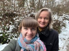 Charlotte (t.h.) og datteren Karoline, der går i 3.g., skal tilbringe deres juleaften på værestedet Den Blå Oase i Aabenraa. Foto: Privatfoto.