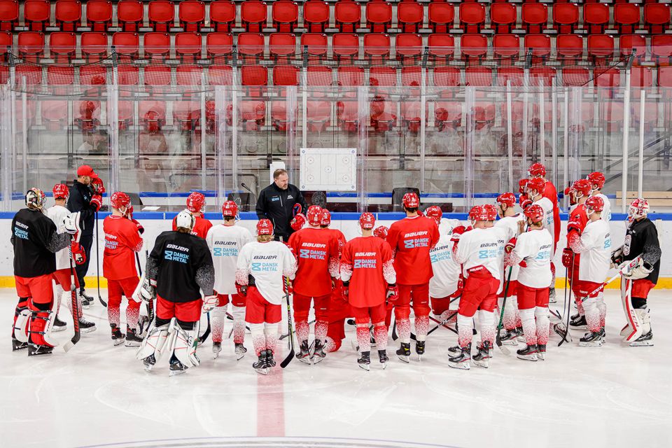 Det danske ishockeylandshold opnår historisk kvalifikation til Olympiske Lege, meddeler Danmarks Idrætsforbund.