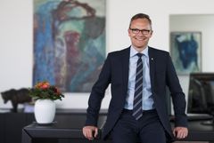 Adm. direktør Klaus Skjødt kan i dag præsentere det bedste resultat i Sparekassen Kronjyllands historie.