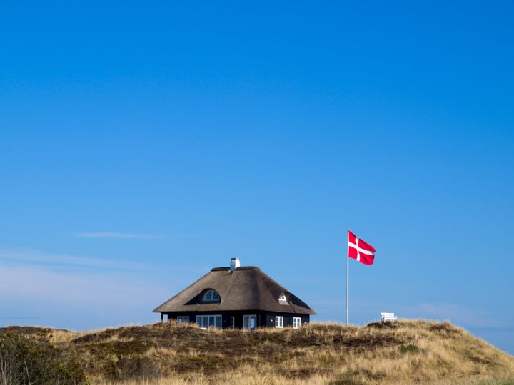 På grund af coronakrisen tager ekstra mange danskere i sommerhus i Danmark. Foto: PR.