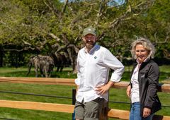 Christoffer Knuth (tv), direktør i Knuthenborg Safaripark, og Britta Riis (th), direktør for Dyrenes Beskyttelse. Foto: Christine Grænge. Til fri afbenyttelse