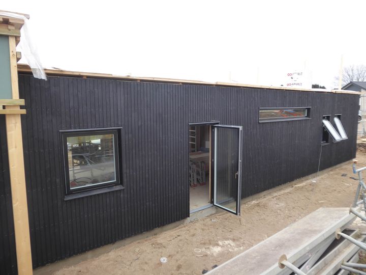 Huset på Lauritshøj 65 er åbent for interesserede den 15. april fra klokken 13-15. Huset er ikke færdigbygget, så der vil være mulighed for at se, hvordan et træhus bygges fra bunden. Foto: Scanwo.