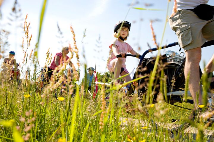 To hjul – masser af eventyr: Naturen er vild og spændende og nem at nå på cykel, lyder det fra Cyklistforbundet i anledning af Naturens Dag. Foto: Cyklistforbundet/Mikkel Østergaard.