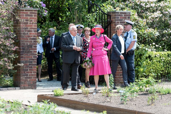 Hendes Majestæt Dronningen besøger Tambours Have