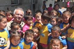 Sådan ser børnehjemsbørnene ud, som Kim Hartzner besøgte i Haeju i juni 2015. Foto: Mission Øst.