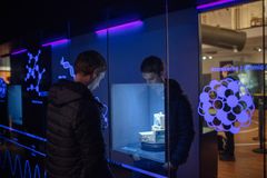 Steno Museet genåbner 26. maj 2020 kl. 9. Foto fra udstilling om H.C. Ørsted "Nysgerrighed bringer ny teknologi". Credit: Søren Kjeldgaard og Science Museerne