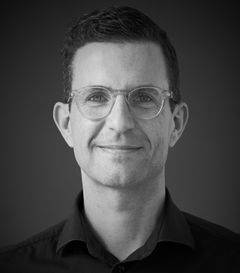 Jakob Grabas blev udlært som optiker i 1999 og har arbejdet i flere af de store optikerkæder samt i branchens grossistled. Foto: PR.