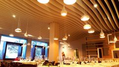 Restaurantlokaler kan være meget støjende, men det afhjælpes effektivt med Echo Jazz. Foto: PR.
