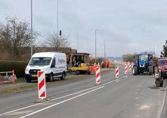 Andersen Nexø Vej er delvist spærret for trafik, mens Vejdirektoratets entreprenør anlægger nye cykelstier på strækningen. Foto: Vejdirektoratet