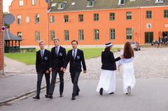 Det er spændte elever, der mødte op til første skoledag på Herlufsholm Skole. Foto: Herlufsholm Skole