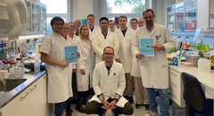 Professor Christian Adam Olsens team og kollegerne fra Pless Lab er blandt de mange forskningsgrupper på KU som har styrket arbejdet med bæredygtighed i laboratoriet.