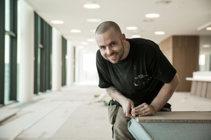 Næsten halvdelen af lønmodtagerne sparer ekstra op ved siden af den pension, de får gennem deres arbejdsplads. Det kan være meget dyrt at være blind over for forskelle i omkostninger.
FOTO: Ursula Bach, PensionDanmark